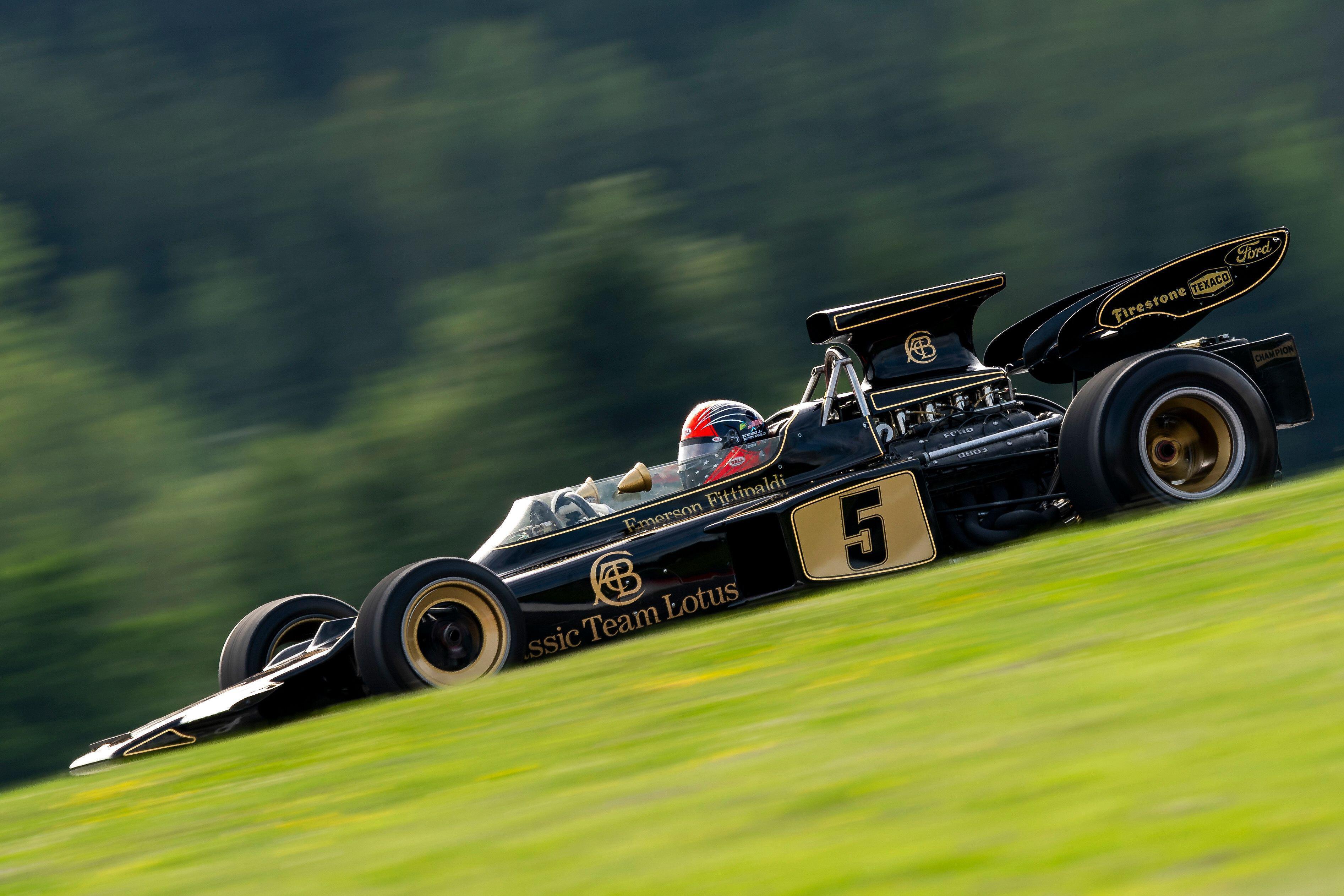 Lotus72_new.jpg